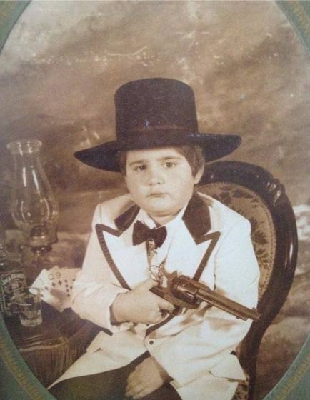 Kid Nick Peets dressed as a cowboy